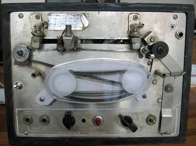 An EchoPlex delay effect machine (Image: pheezy@Flickr)