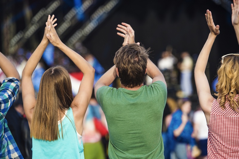 clapping at concert