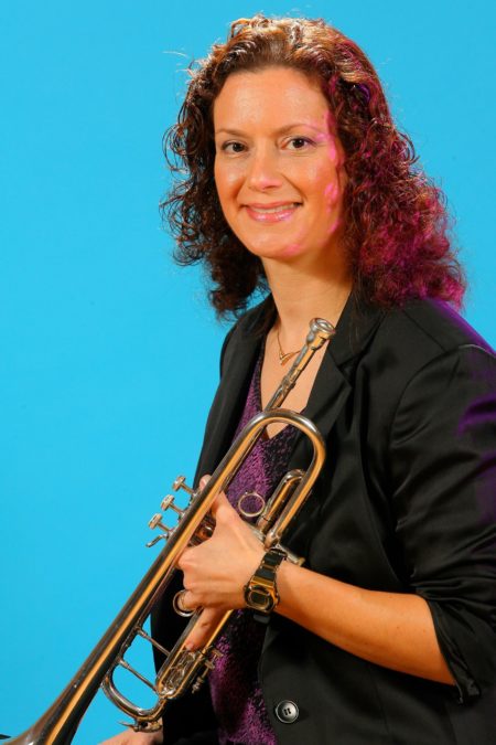 donna-with-trumpet