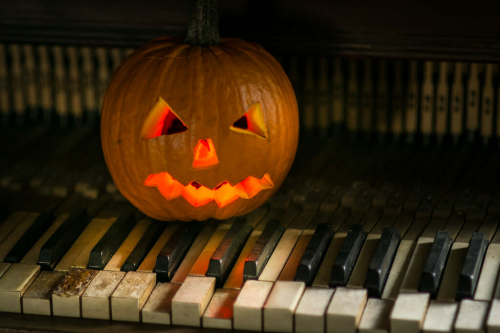 Scary piano with jack-o-lantern